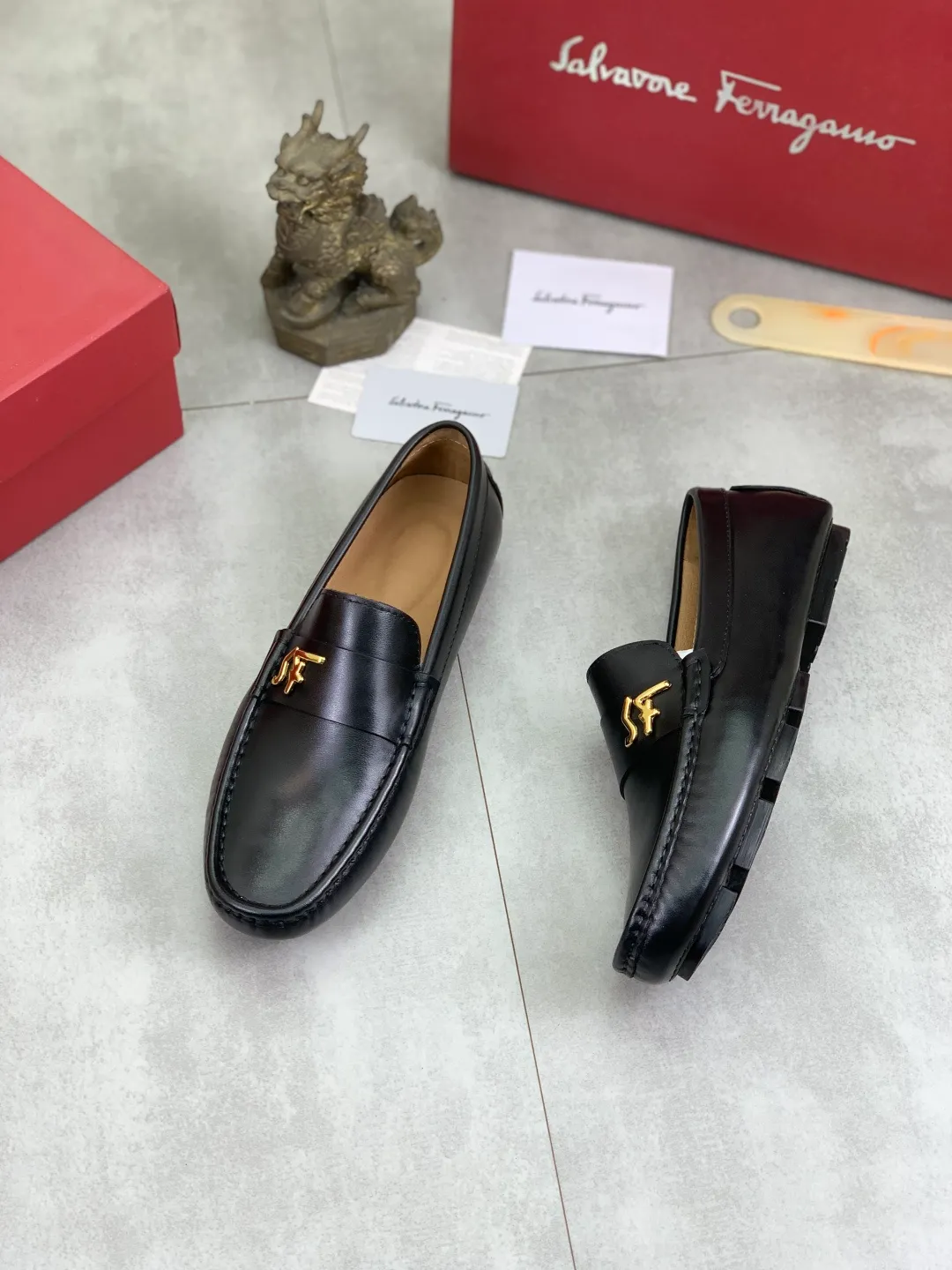 Men's Men's Shoes 💰P380💰【New Style】Water-dyed Pigli 🆘【Salvatore Ferragamo】Men's latest casual beanie shoes! Available at counters simultaneously! The fabric is made of specially imported original calfskin, and the interior is made of imported water-dyed pigskin. It is absolutely luxurious and leads the fashion trend. Matching code: 38-45 3️⃣colors available